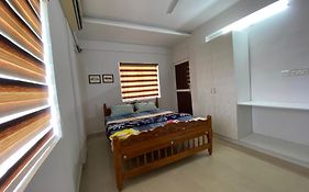 Veu Ragamalika Cochin Near Lakeshore Hospital