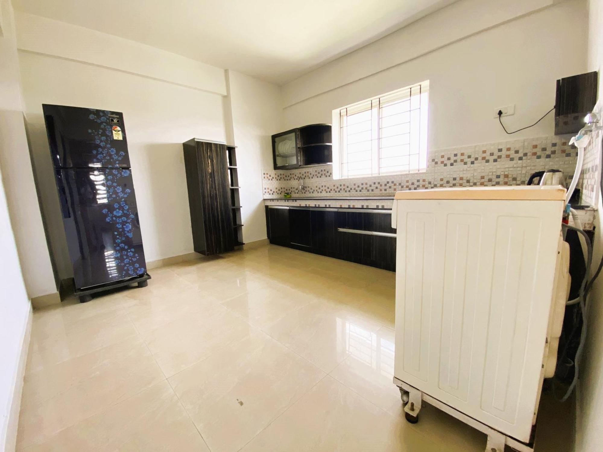 Veu Ragamalika Cochin Near Lakeshore Hospital Kochi Exterior photo
